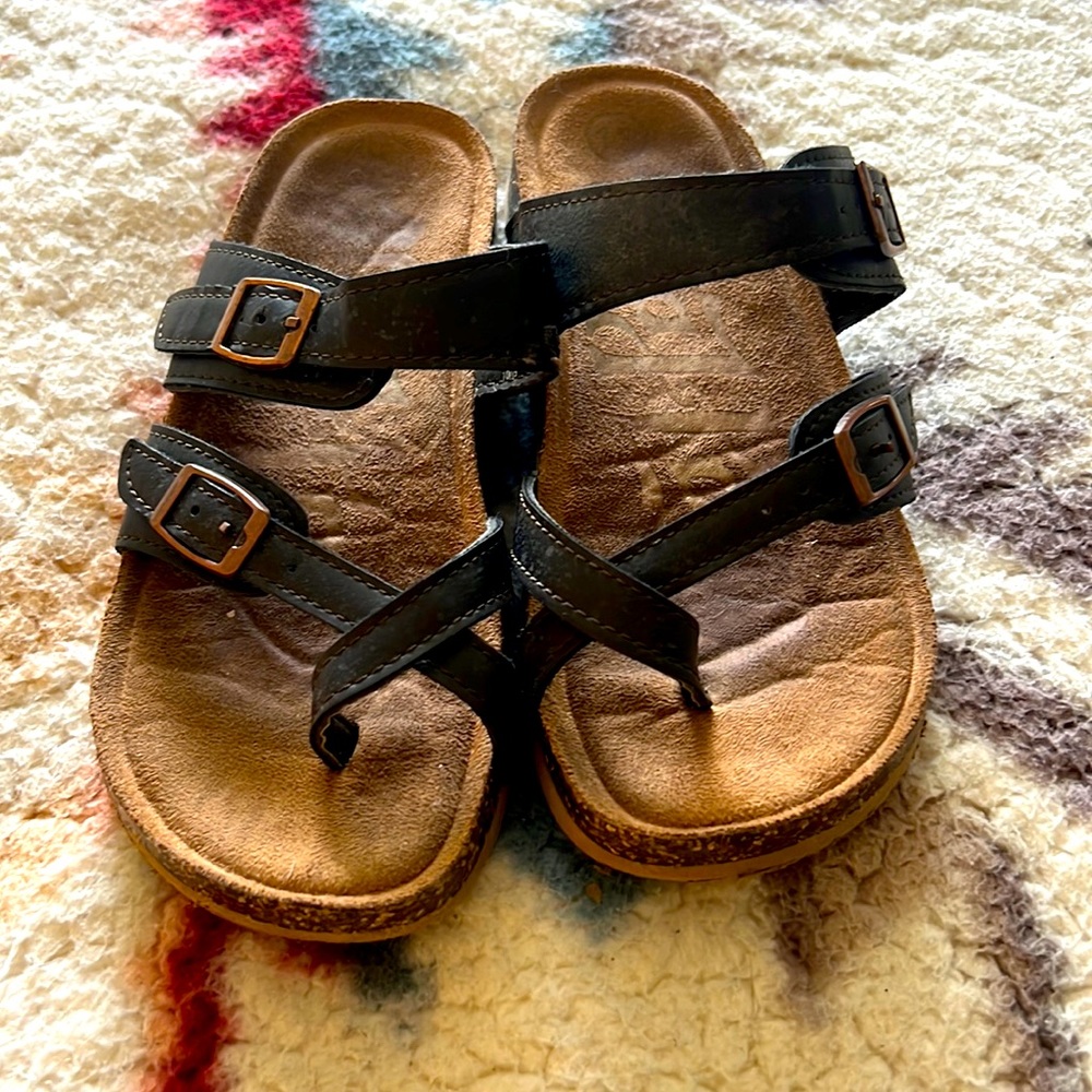 Brown sandals, size 13